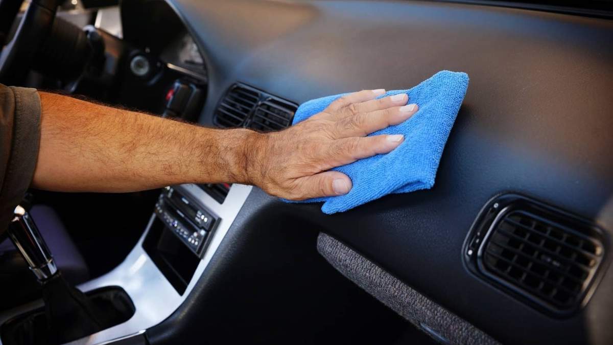 Plásticos del auto. Fuente: (Instagram).