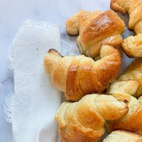 Con 1 tapa de tarta y en 5 minutos, hacé estos bocaditos salados ideales para las picadas o los mates