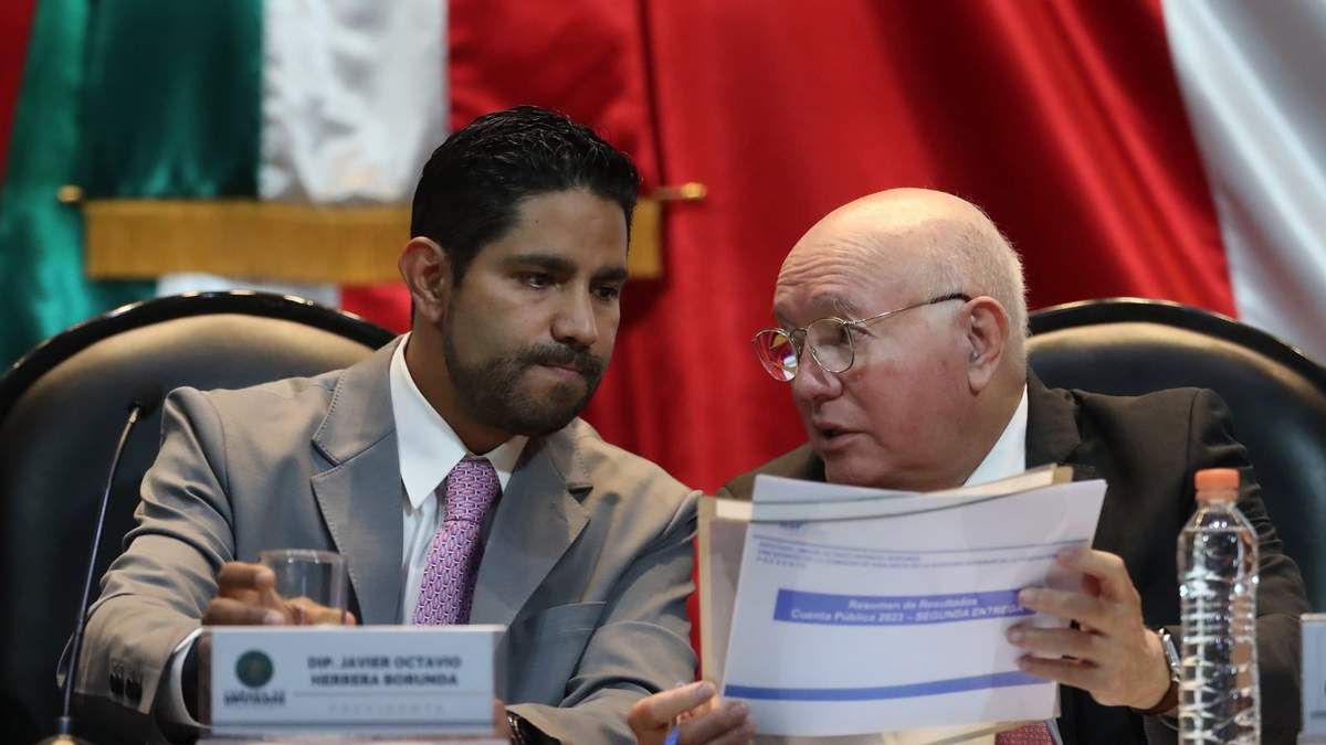 El diputado Javier Octavio Herrera Borunda y David Colmenares