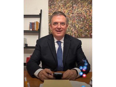 Por Whatsapp y Facebook Live: en plena carrera hacia 2024, Ebrard abre canales de comunicación