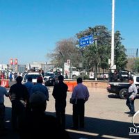 Pescadores bloquean por cuatro horas el acceso al puerto de Manzanillo por gasolinazo