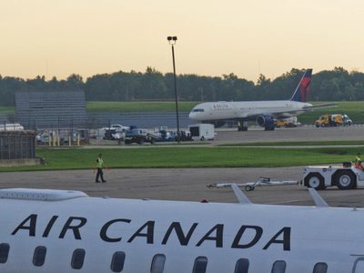 Gobierno canadiense obliga a Air Canada y a los auxiliares de vuelo a volver al trabajo