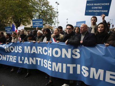 Más de 180 mil personas marchan en Francia contra el antisemitismo