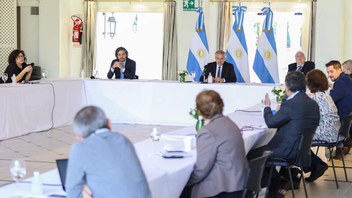 Alberto Fernández con el Comité de Expertos. Fuente: (Twitter)