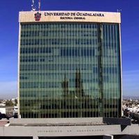 Detienen a profesor que acosó a una mujer en la FIL; la UdeG lo suspende