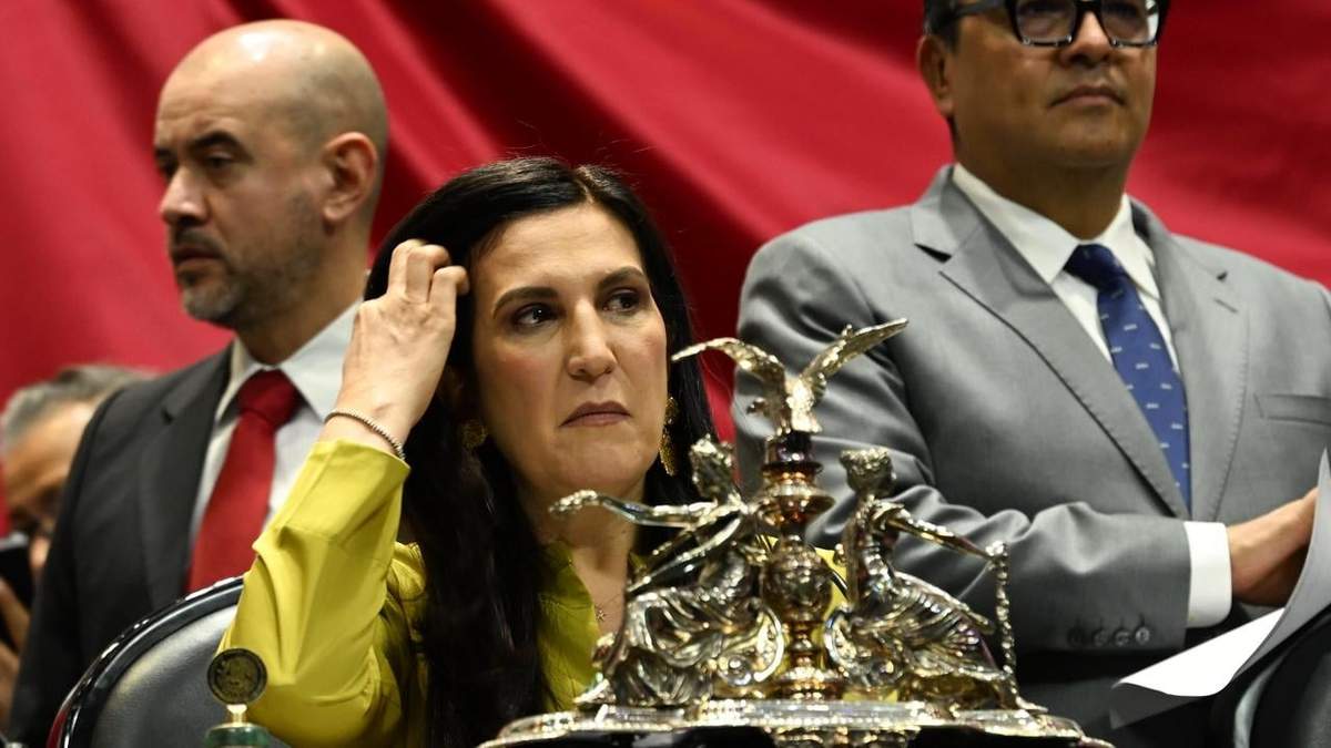 Kenia López Rabadán