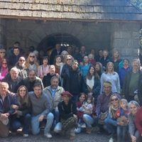 Integrantes de la comunidad Mapuche se sumaron al abrazo de la capilla siniestrada