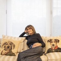 A sus 70 años, Teresa Calandra marca tendencia con el saco del color que será furor esta primavera