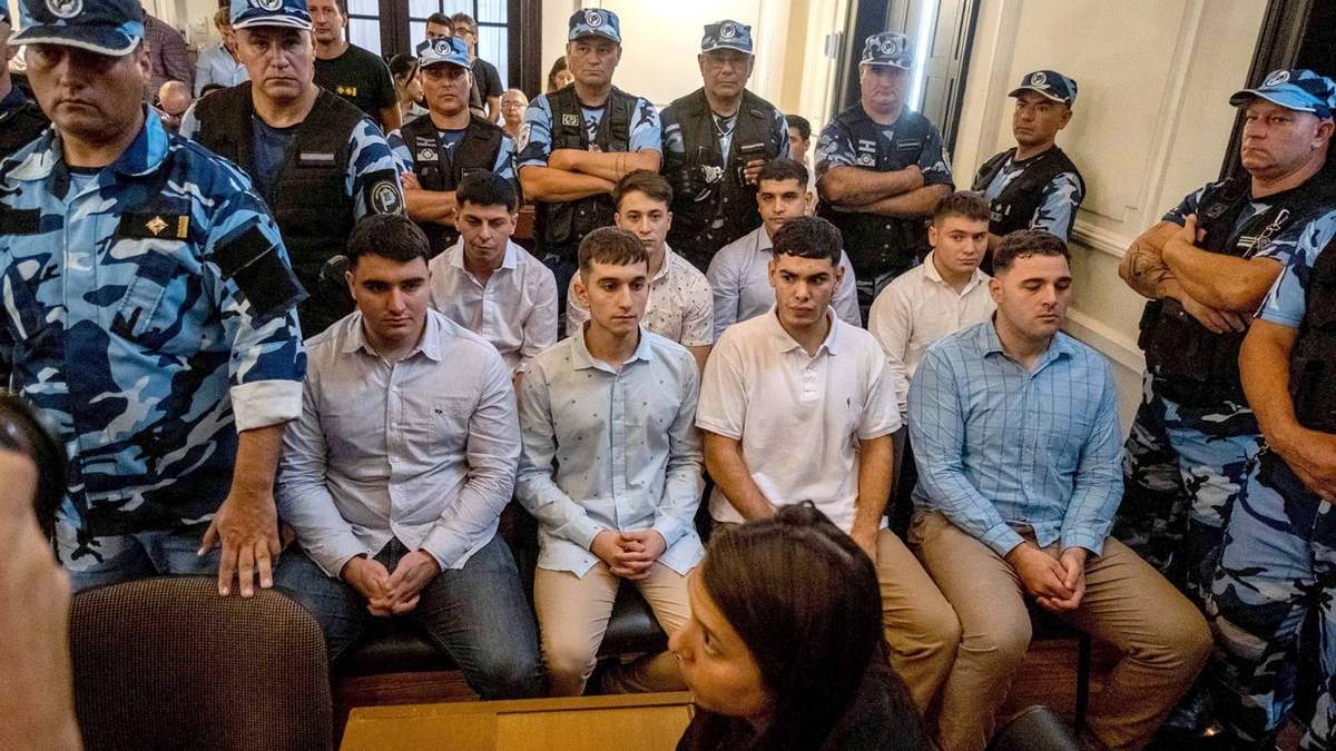 Los ocho rugbiers que asesinaron premeditadamente a Fernando Báez Sosa. Fuente: (Twitter).