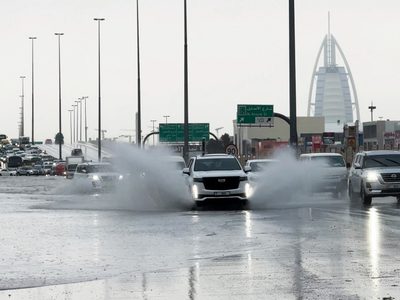 Dubái se inunda; cae en unas horas el equivalente a año y medio de lluvia (Video)