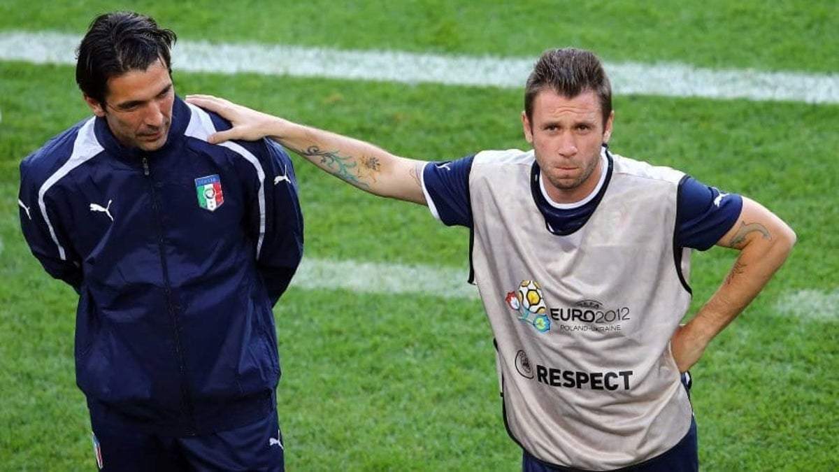 Buffon y Cassano. Fuente: (Twitter).