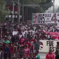 A tres años de la desaparición de los 43, claman justicia con marcha silenciosa (Video)