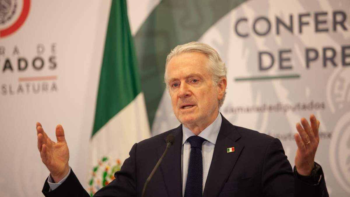 El diputado panista, Santiago Creel, uno de los críticos