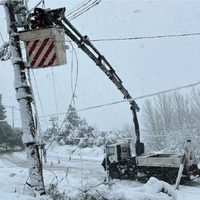 Gobierno y EPEN trabajan para restaurar el servicio eléctrico en la zona afectada por el temporal