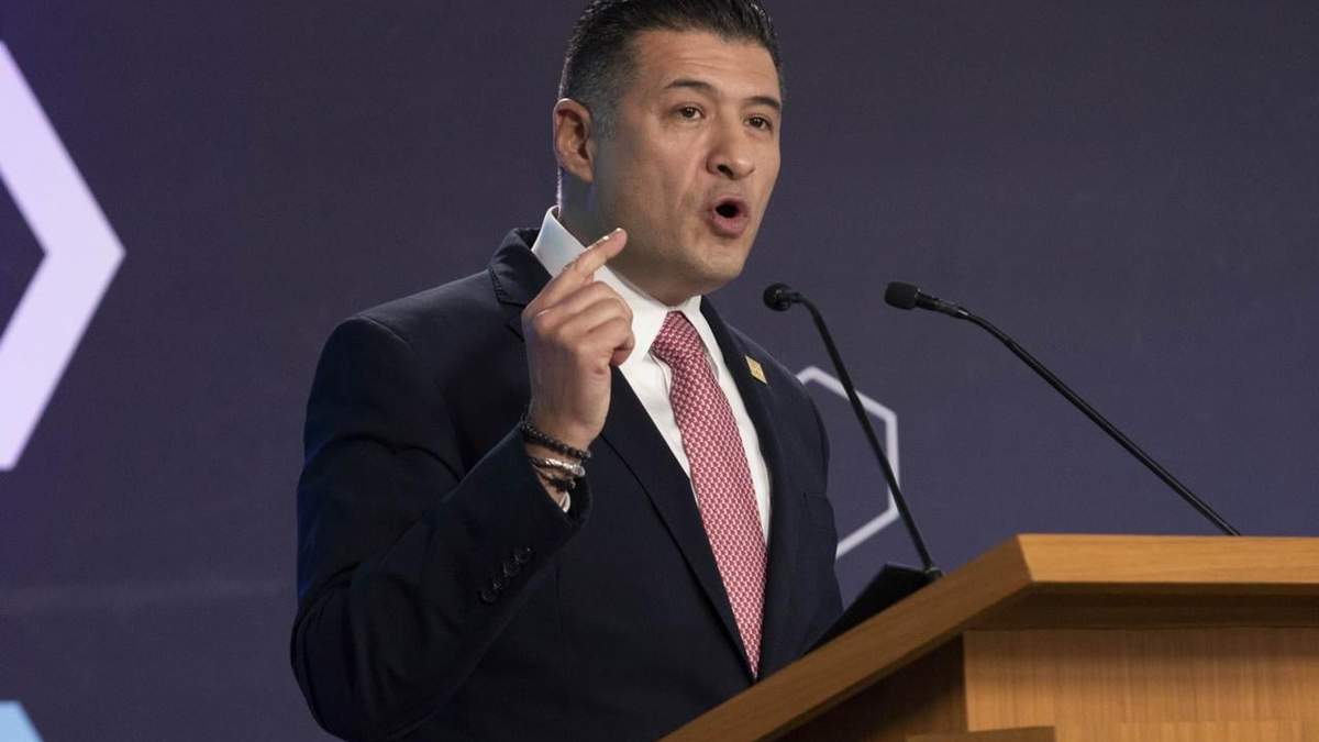 El comisionado presidente del INAI, Adrián Alcalá