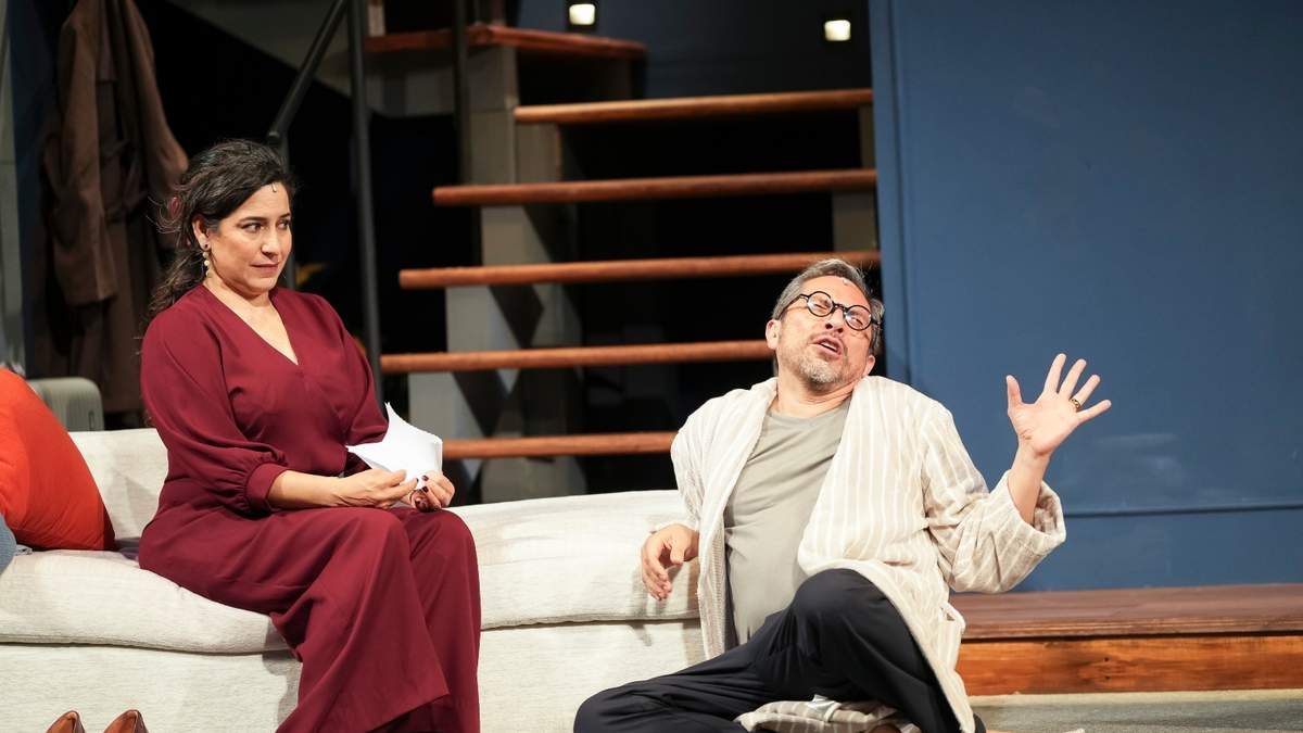 Tiaré Scanda y Enrique Arreola en "La Nota"
