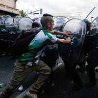 El Gobierno Nacional apuntó contra cinco equipos por los incidentes de los barrabravas en el Congreso