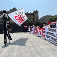 AMLO ofrece "compromisos con quien va a gobernar", según la CNTE