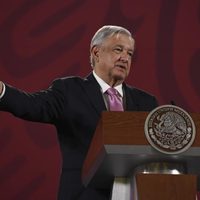 AMLO analizará mantener publicidad oficial; arremete contra 'intelectuales orgánicos”
