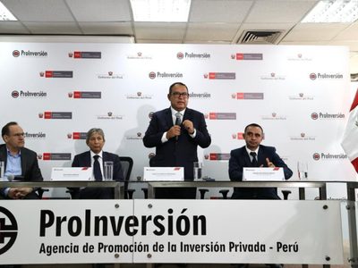 Renuncia primer ministro de Perú en medio de escándalo por presunto acoso a mujer al difundirse audi