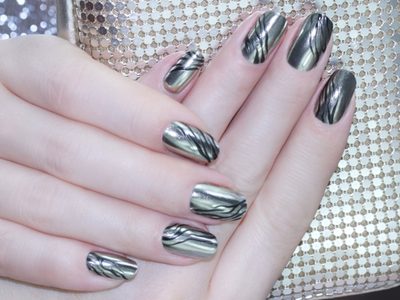 Menos diseño, más glamour: el Nail Art que va a ser tu toque top de la temporada