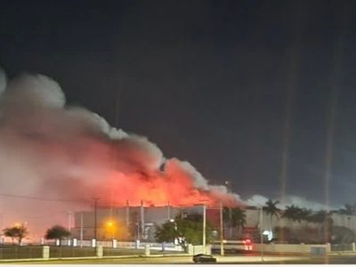 Tres bomberos mueren mientras atendían incendio en maquiladora Spellman en Matamoros