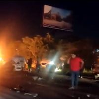 Un tráiler embiste a varios autos en la México-Querétaro; reportan al menos dos muertos (Video)