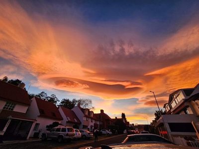 ¿Por qué ocurrió el fenómeno de las nubes lenticulares en CDMX y Edomex? Esto explica la UNAM