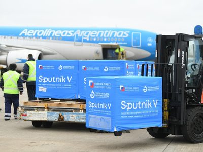 El Gobierno recibirá mañana más de un millón de vacunas Sputnik V producidas en Argentina