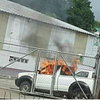 Disputa electoral en Chiapas deja tres lesionados, ataque con gas lacrimógeno y quema de vehículos