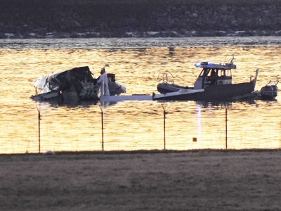 Dan a conocer audio entre la torre de control y aeronaves, antes del accidente en Washington
