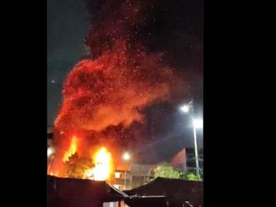 Incendio en La Merced deja un saldo de 100 puestos dañados