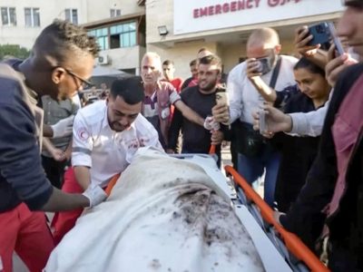 Paramédico de Gaza descubre que cargó el cuerpo de su madre, quien murió en un ataque israelí
