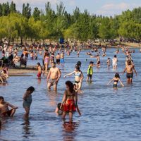 Neuquén fue la ciudad más calurosa del país el fin de semana y 180 mil personas acudieron a los balnearios