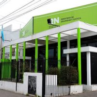 Viedma: por tareas de desinfección, obligan a cerrar dos ministerios