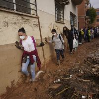 Osasuna dedica victoria a su entrenador y a víctimas de las inundaciones de Valencia