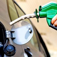 ¡No cambia nada! Bajó el petróleo, pero los combustibles seguirán con el mismo precio. ¿Por qué?