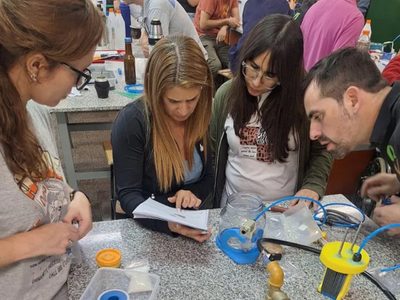 Docentes de escuelas técnicas neuquinas se capacitan en energías limpias y uso del hidrógeno verde
