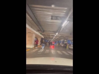 Persecución de presunto ladrón termina en balacera en Torre Mitikah (Videos)