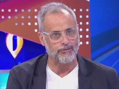 "Réditos políticos partidarios": contundente desmentida a Jorge Rial y su lista de vacunas VIP