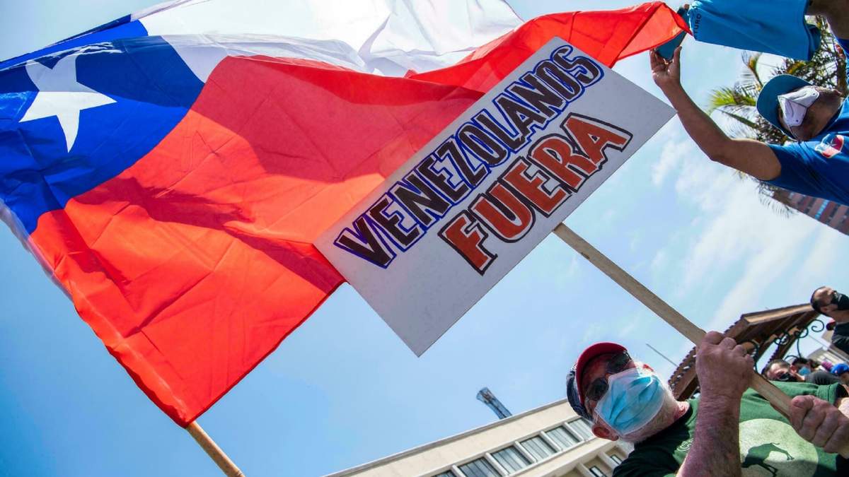 La marcha contra la migración irregular al norte de Chile. Fuente: (Twitter)