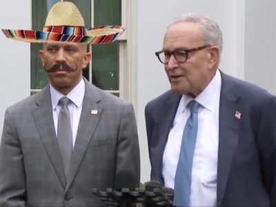Trump se burla de sus opositores al ritmo del Jarabe Tapatío (Video)