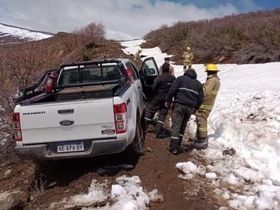 Rescataron a dos personas en el límite con Chile