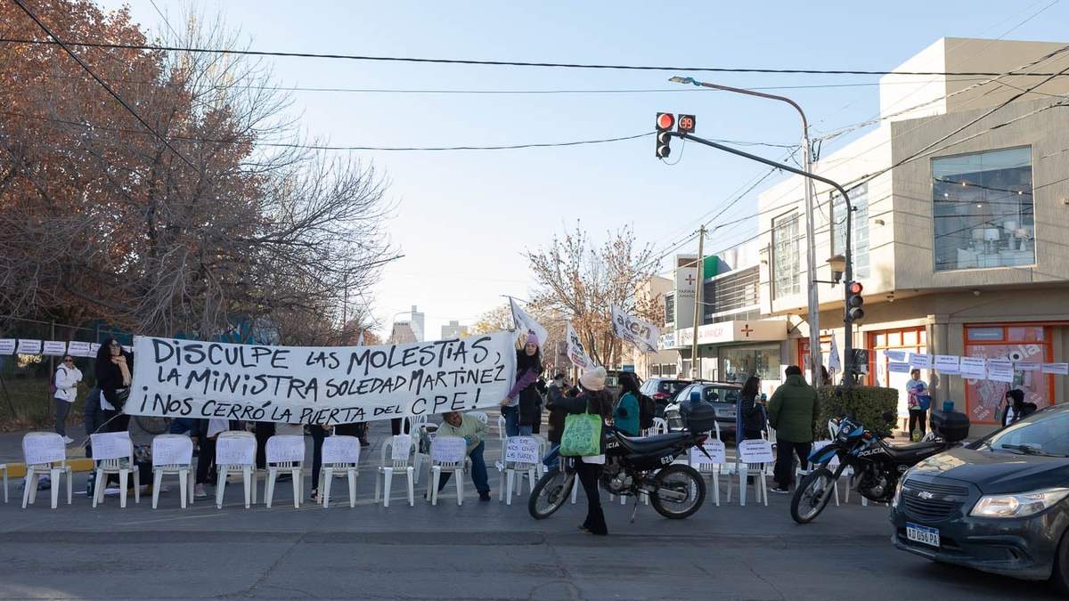 Corte de calle sobre Belgrano y Colón. Fuente: (Emiliano Ortiz)