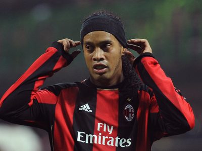 Un ex compañero reveló la mayor traición de Ronaldinho en su carrera