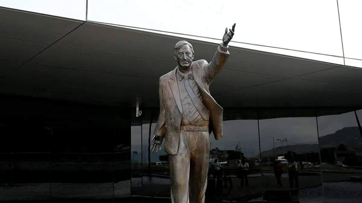 Estatua Néstor Kirchner. Fuente: (Twitter)