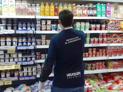 Una cadena de supermercados recibió una multa millonaria por incumplir con la Ley de Protección al Consumidor