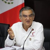Américo Villarreal niega tener permiso especial para entrar a EU y muestra su visa