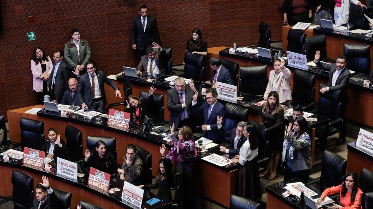 Sesión en el Senado de la República