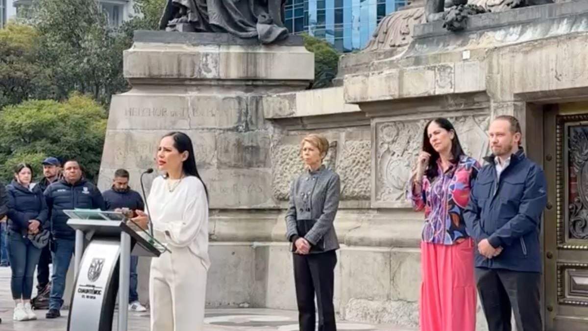 Sandra Cuevas, alcaldesa de Cuauhtémoc, en conferencia en el Ángel de la Independencia